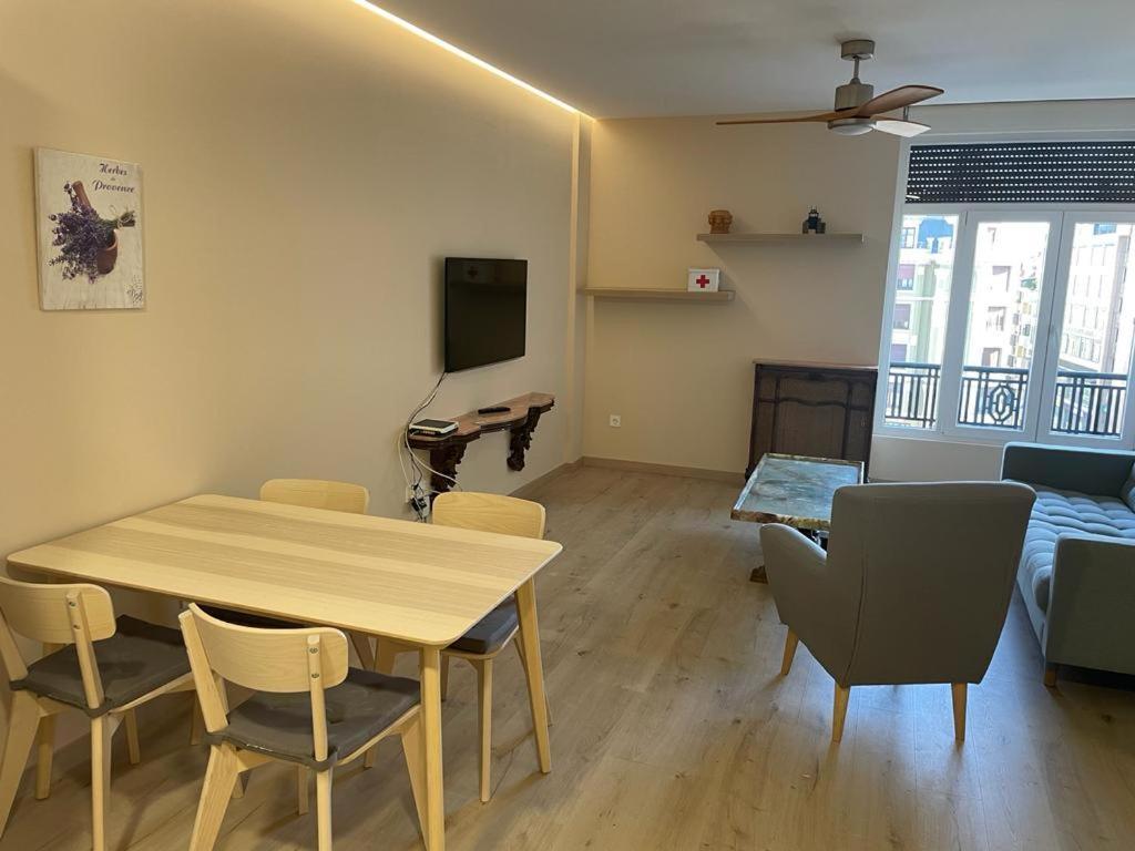 Apartamentos Gyc Vistas A Santo Domingo León Eksteriør bilde