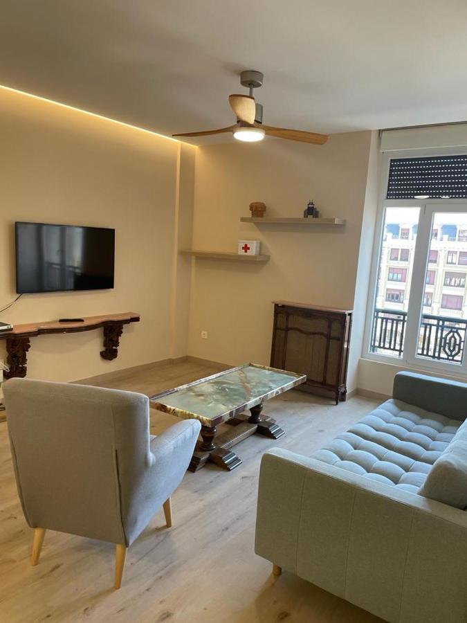 Apartamentos Gyc Vistas A Santo Domingo León Eksteriør bilde